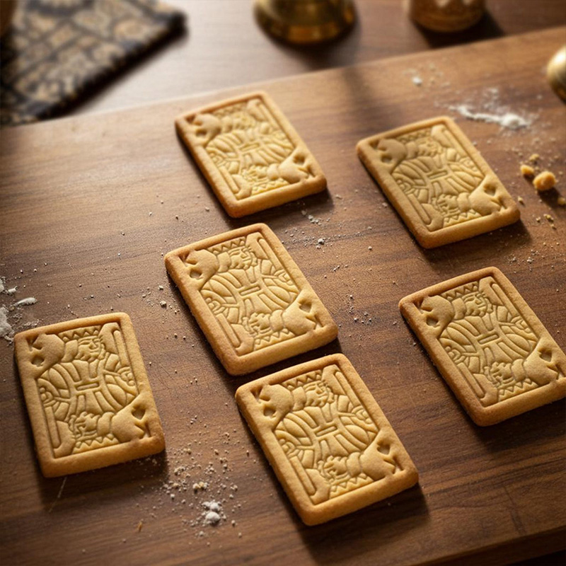 Personalized Funny Kind and Queen Play Card Cookie Cutter