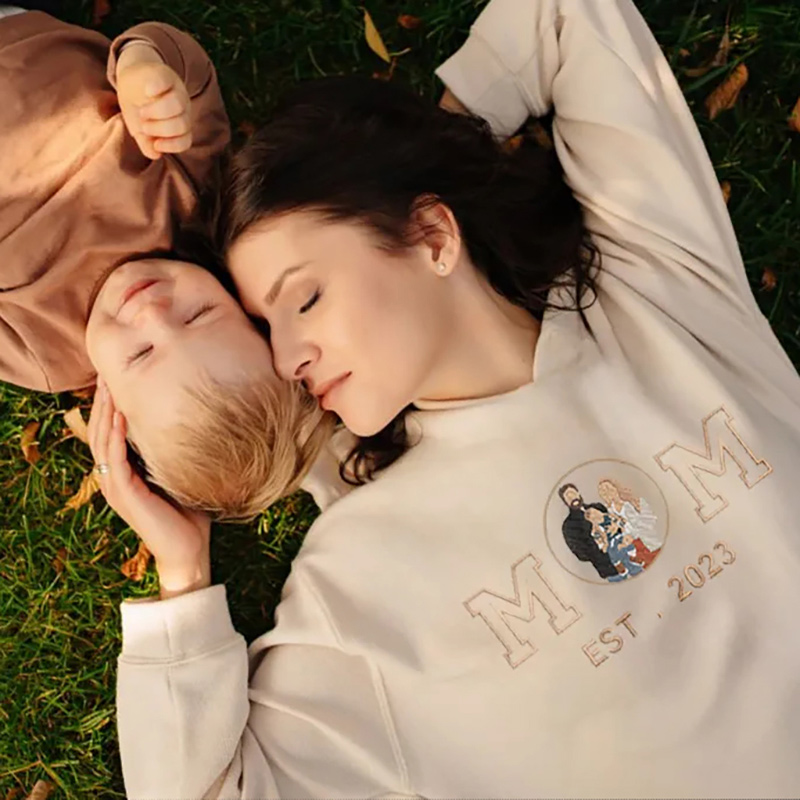 Personalized MOM Photo Embroidered Family Portrait Hoodie Custom Sleeve with Kids Names Gift for Mom Mother's Day Gift