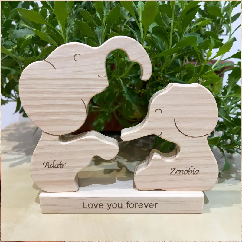 Personalized Wood Elephant Figurine Cuddling Decoration Hand-Carved Elephant for Family Keepsake Gifts