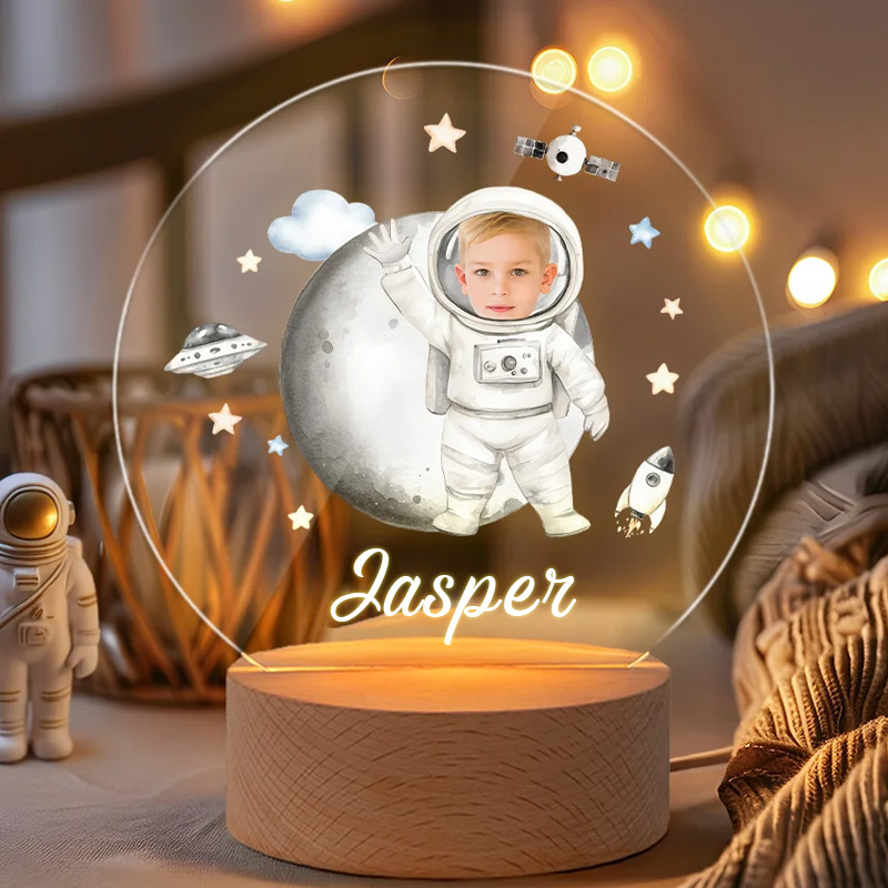 Personalized Astronaut Planet Face Photo LED Night Light with Name and Wooden Base Cute Room Decor Birthday Baby Shower Gift for Geek Lover