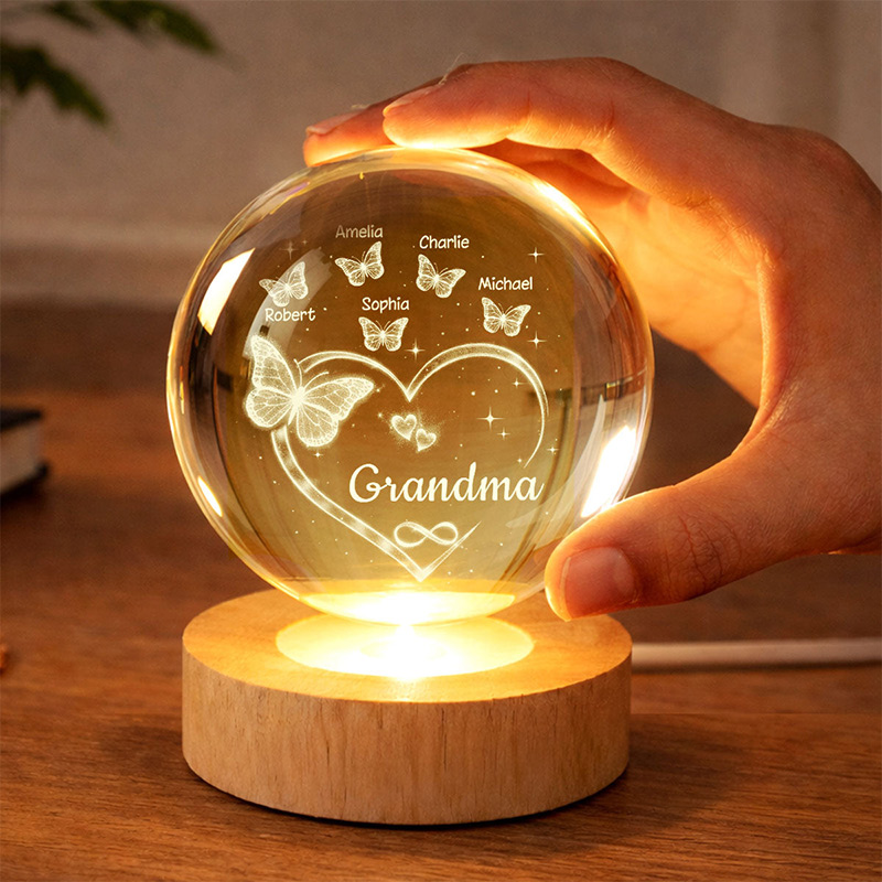 Personalized Grandma Butterfly Hearts with Grandkids' Names Crystal Ball LED Night Light Birthday Mother's Day Gift for Grandma