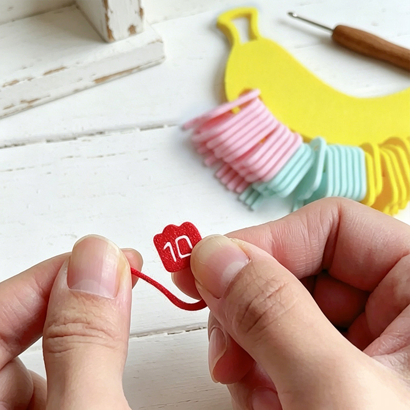 Number Stitch Marker Holder and Bag Clip Cast-On Counting Number Stitch Markers for Knitters and Crocheters Banana Stitch Markers 3d Printed Locking Design Knitting and Crochet