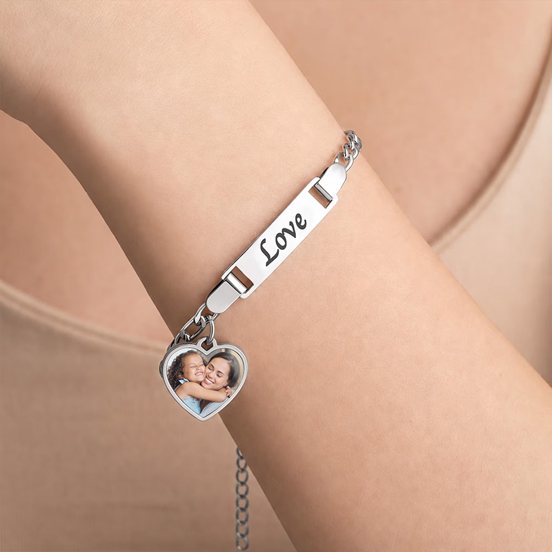 Personalized Heat-Activated Heart Charm Hidden Photo Bracelet with Engraved Text Birthday Anniversary Memorable Gift for Mom Grandma