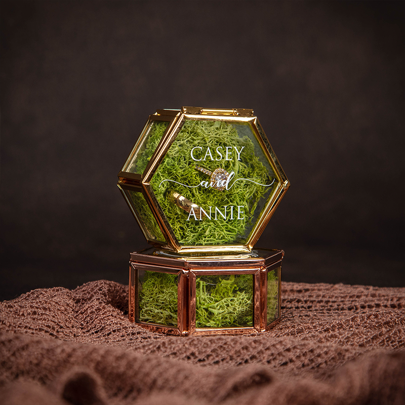 Personalised Hexagon Glass Ring Box with Moss - Gold or Rose Gold - Ring Box for Wedding Ceremony, Modern Ring Holder for Engagements