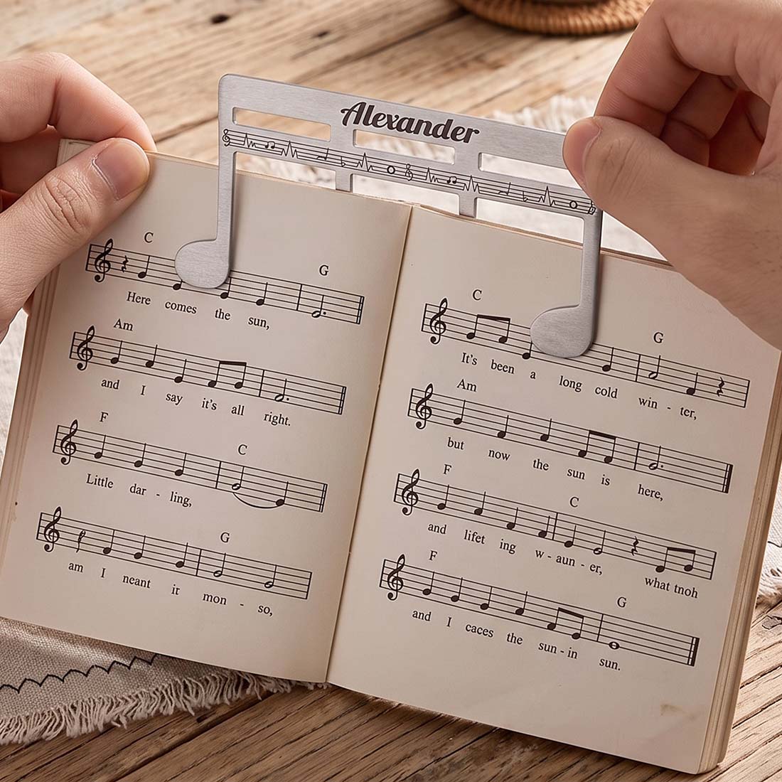 Personalized Classic Music Note Page Holder Bookmark with Engraving Text Read Accessory