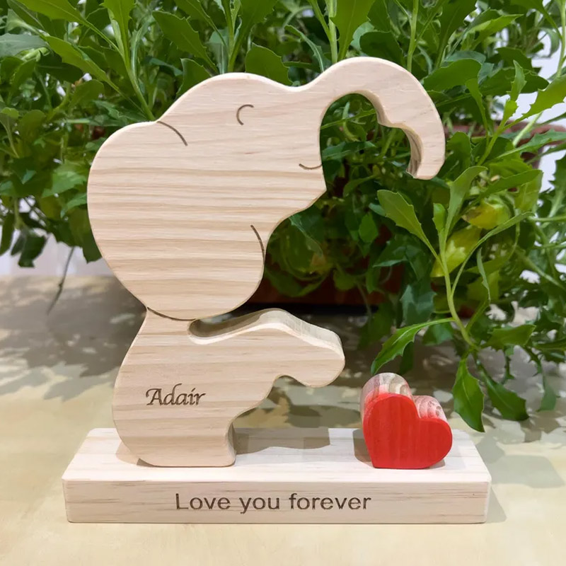 Personalized Wood Elephant Figurine Cuddling Decoration Hand-Carved Elephant for Family Keepsake Gifts