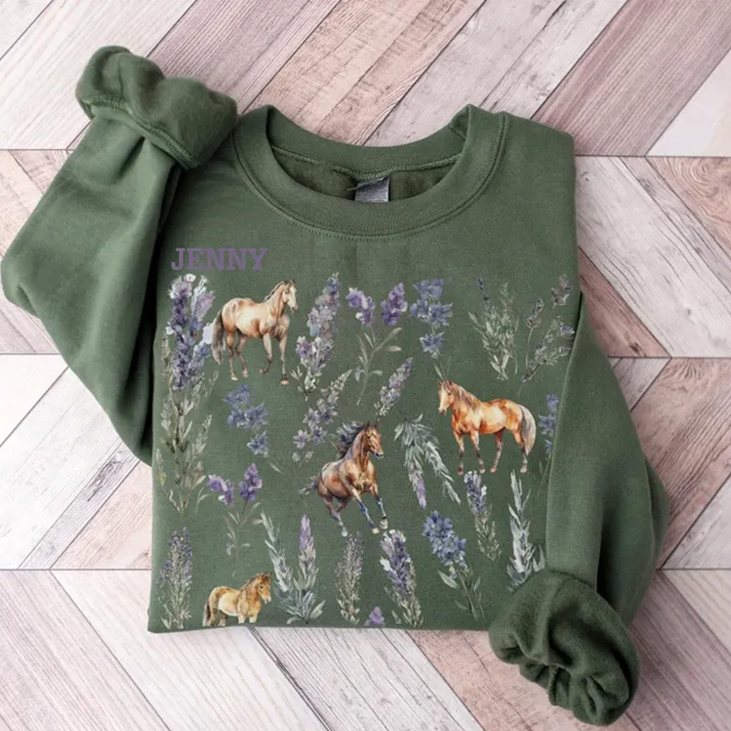 Personalized Floral Horse Sweatshirt Lavender Horse Girl Sweater Lilac Flower Crewneck Floral Equestrian Shirt Horseback Riding for Riding Lovers