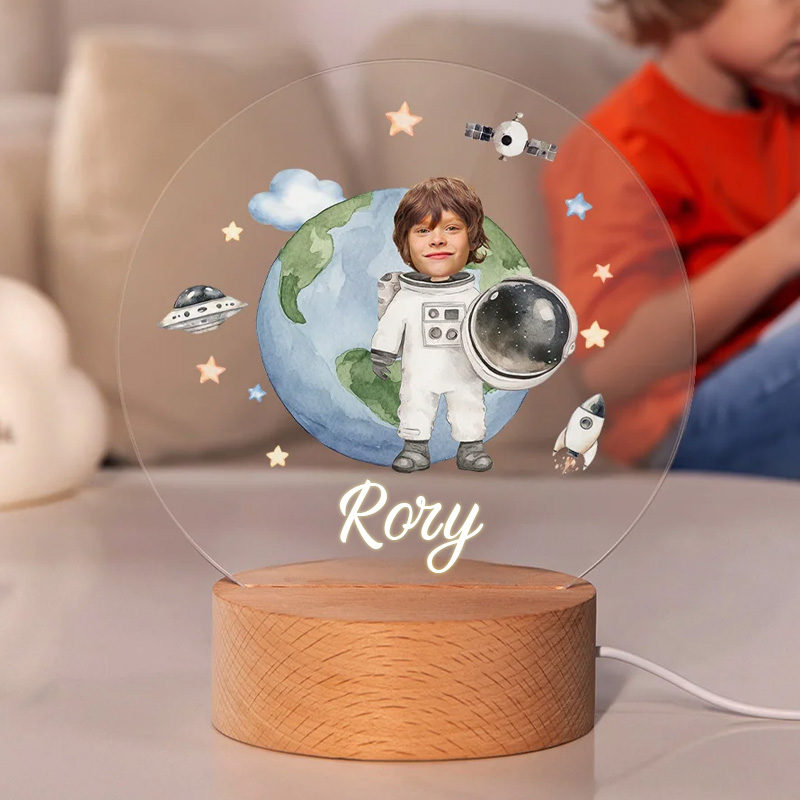 Personalized Astronaut Planet Face Photo LED Night Light with Name and Wooden Base Cute Room Decor Birthday Baby Shower Gift for Geek Lover