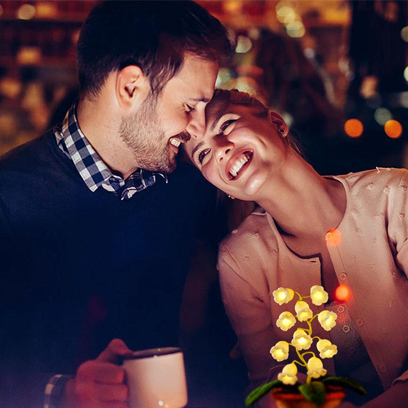 Personalized Crochet Handmade Lily Potted Plant Light Lamp Lilies of the Valley Finished Flower Desk Decoration Valentine's Day Gift For Her