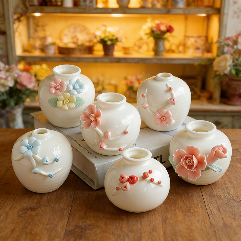 Mother's Day Ceramic Vase with Floral Design Ceramic Bottle for Table Decor A Gift for Mom