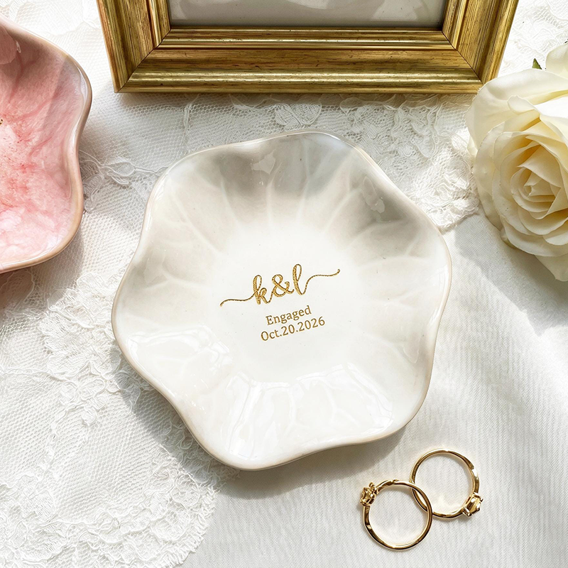 Personalized Ceramic Engaged Ring Tray For Mr and Mrs Gift, Personalized Trinket Dish For Wedding Date Gifts, Customized Jewelry Dish With Name