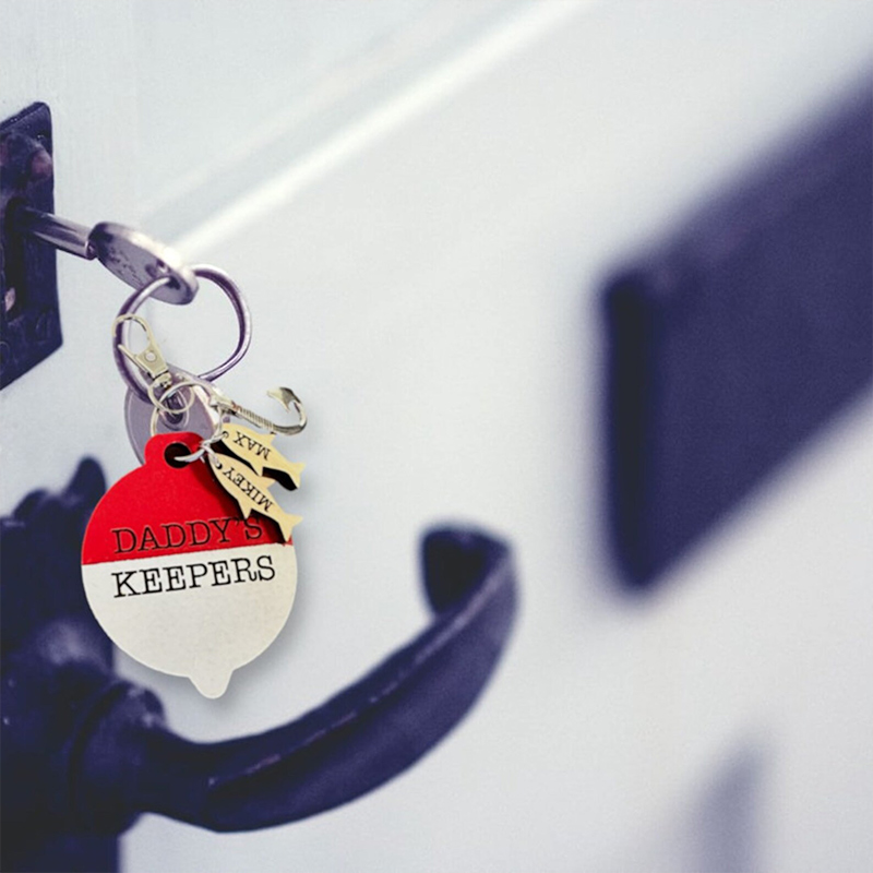 Personalized Daddy's Keepers Fishing Keychain Custom Wooden Bobber Engraved Fish Charms for Dad Birthday Gift for Him