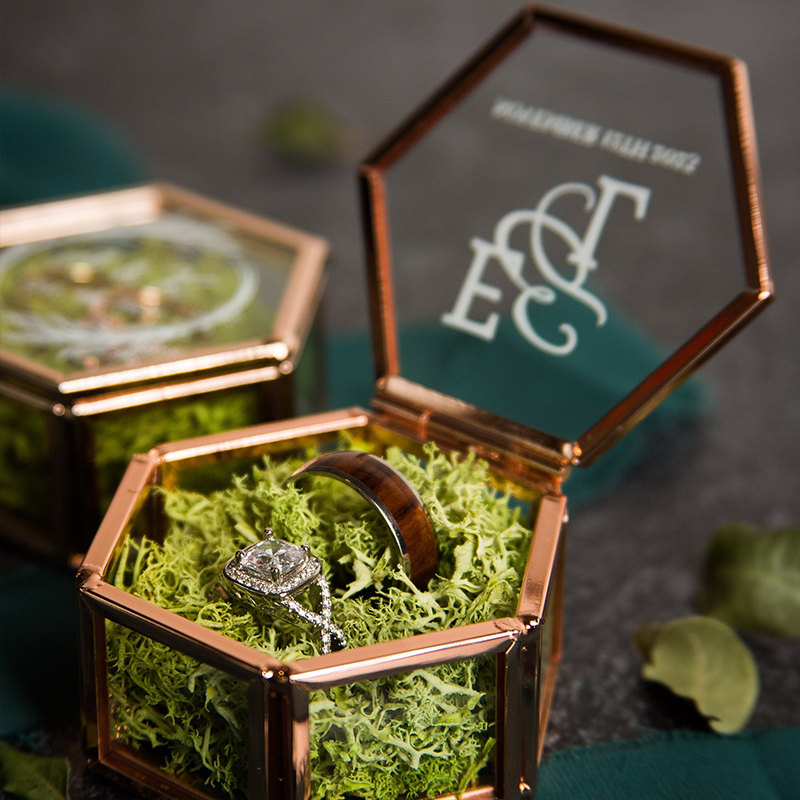 Personalised Hexagon Glass Ring Box with Moss - Gold or Rose Gold - Ring Box for Wedding Ceremony, Modern Ring Holder for Engagements