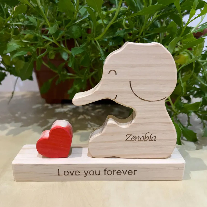 Personalized Wood Elephant Figurine Cuddling Decoration Hand-Carved Elephant for Family Keepsake Gifts