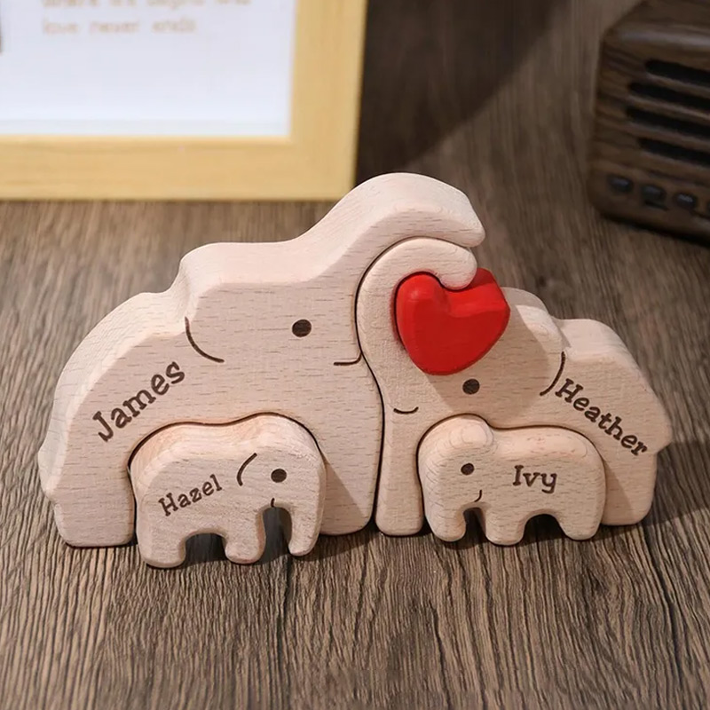 Personalized Wood Elephant Figurine Cuddling Decoration Hand-Carved Elephant for Family Keepsake Gifts