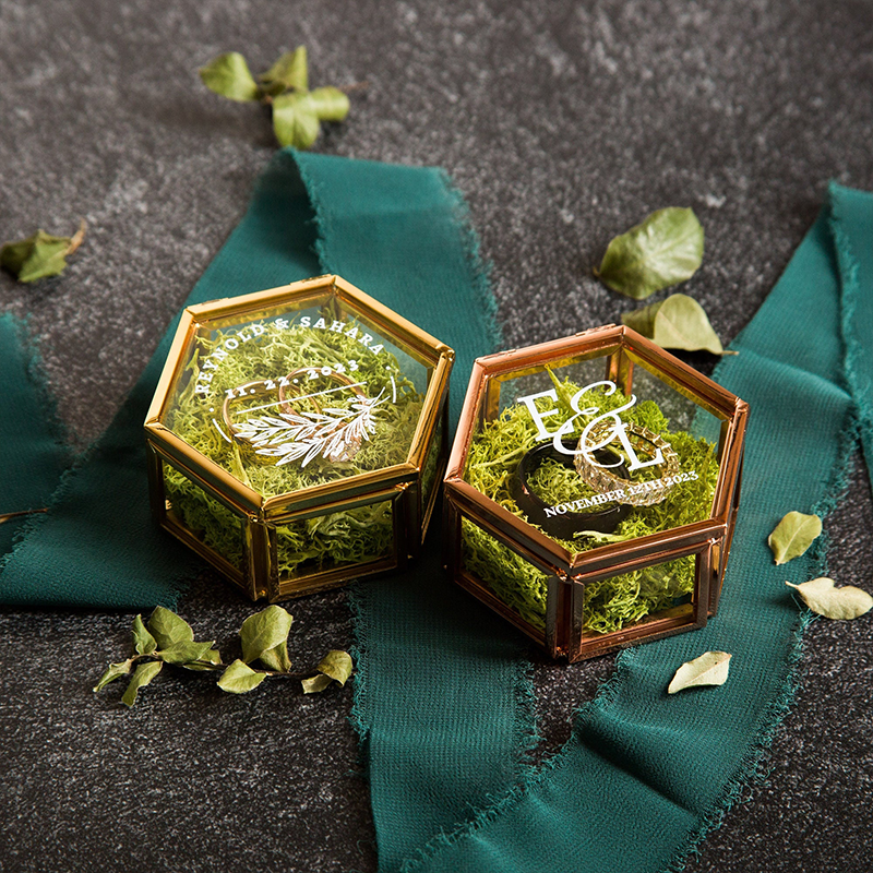 Personalised Hexagon Glass Ring Box with Moss - Gold or Rose Gold - Ring Box for Wedding Ceremony, Modern Ring Holder for Engagements