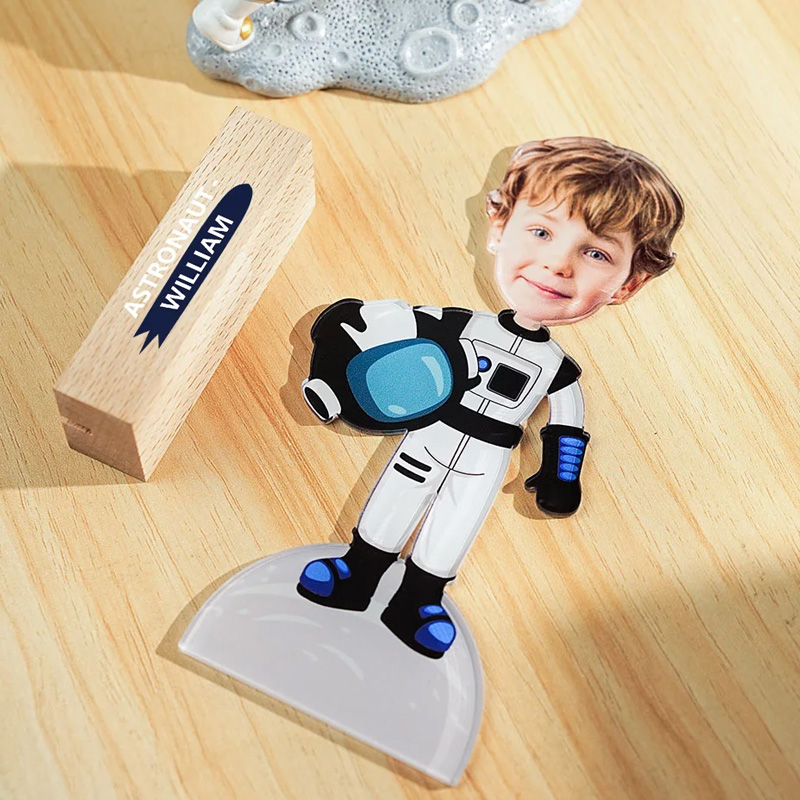 Personalized Cute Cartoon Astronaut Face Photo Ornament with Name and Wooden Base Nursery Home Decor Birthday Gift for Geek Lover