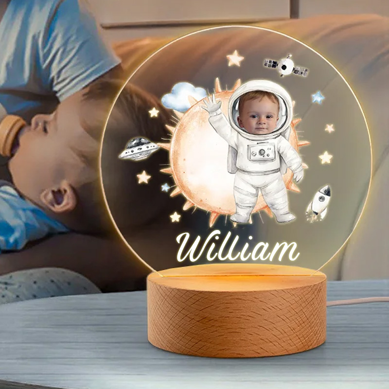 Personalized Astronaut Planet Face Photo LED Night Light with Name and Wooden Base Cute Room Decor Birthday Baby Shower Gift for Geek Lover