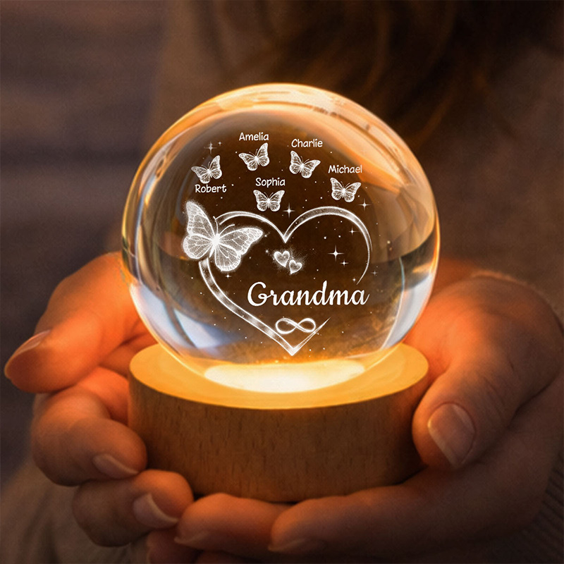 Personalized Grandma Butterfly Hearts with Grandkids' Names Crystal Ball LED Night Light Birthday Mother's Day Gift for Grandma