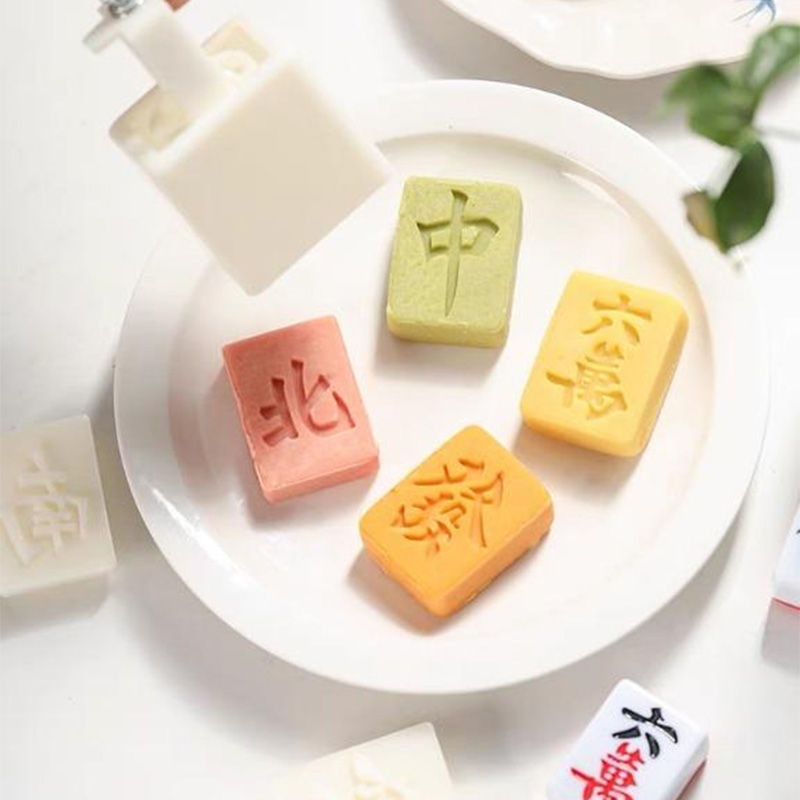 Personalized Mahjong Cookie Cutter Set for Family Gatherings and Mahjong Lovers