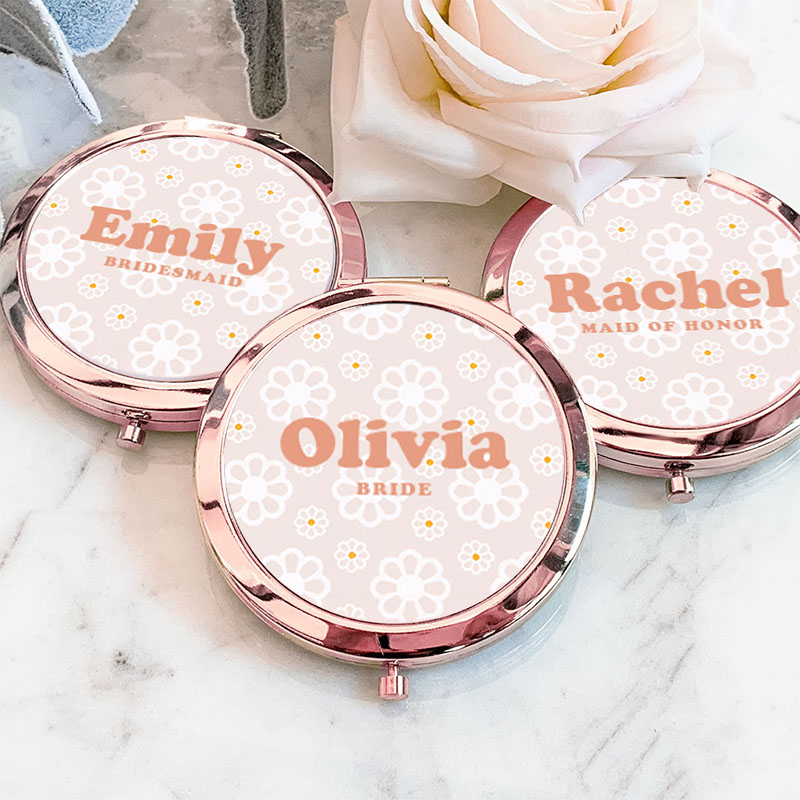 Personalized Bridesmaid Daisy Floral Mirror Custom Bride Name Compact Mirror Bachelorette Party Mirror Bridesmaid Proposal Bridal Shower Gift for Her