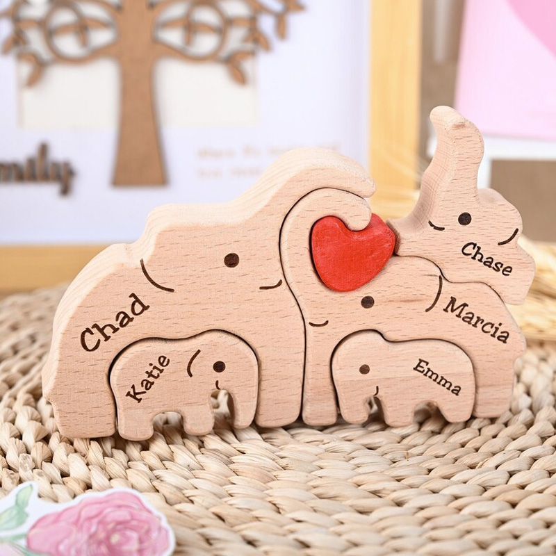 Personalized Wood Elephant Figurine Cuddling Decoration Hand-Carved Elephant for Family Keepsake Gifts