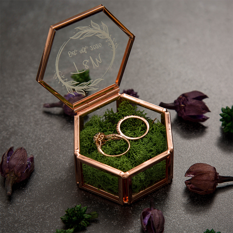 Personalised Hexagon Glass Ring Box with Moss - Gold or Rose Gold - Ring Box for Wedding Ceremony, Modern Ring Holder for Engagements