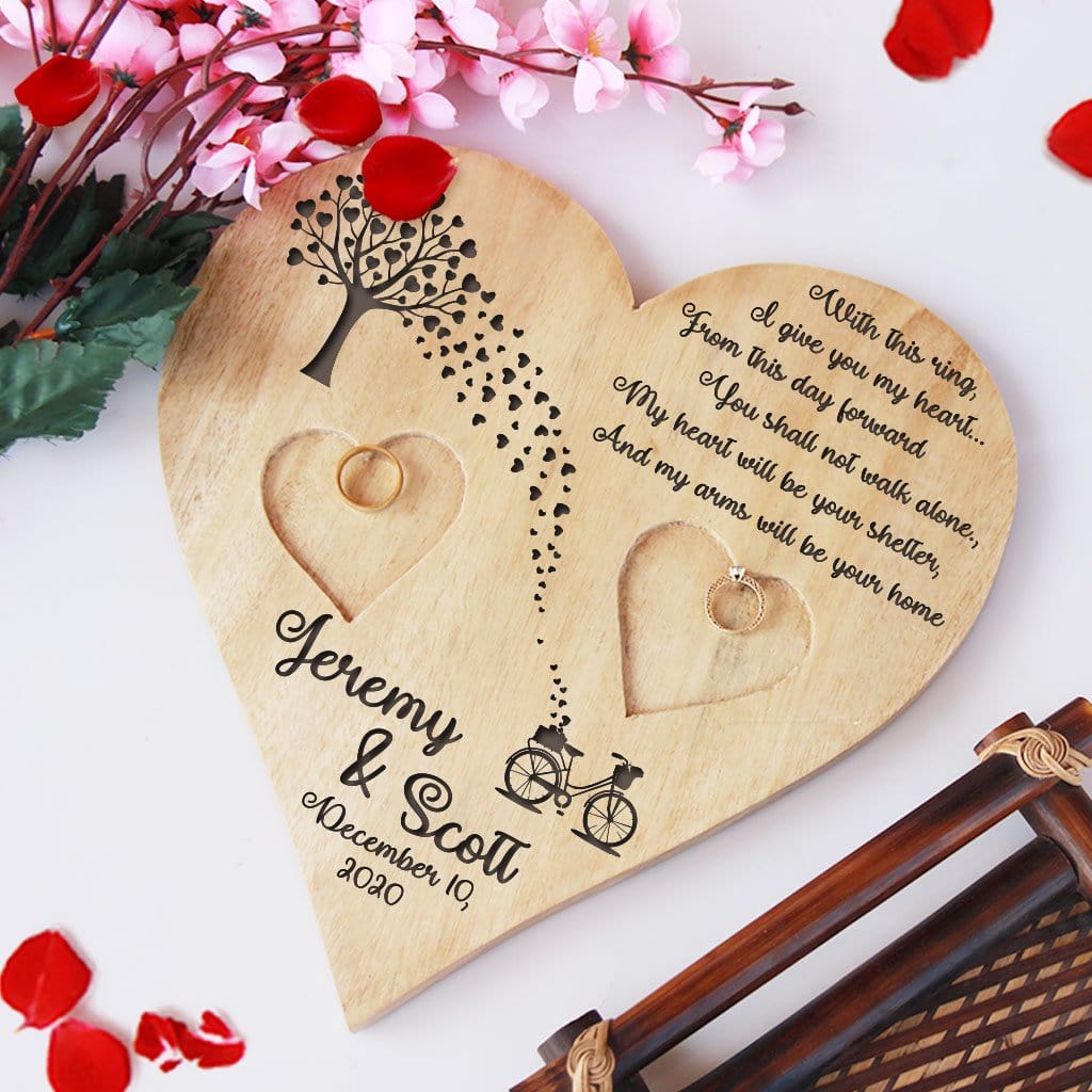 Personalized Wedding Vow Heart Wooden Ring Dish Custom Names Date Tree and Bike Design Ring Holder for Groom and Groom Wedding Gifts