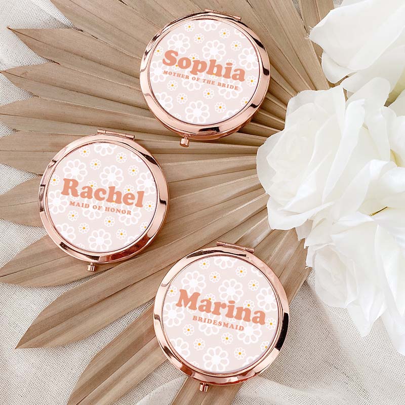 Personalized Bridesmaid Daisy Floral Mirror Custom Bride Name Compact Mirror Bachelorette Party Mirror Bridesmaid Proposal Bridal Shower Gift for Her