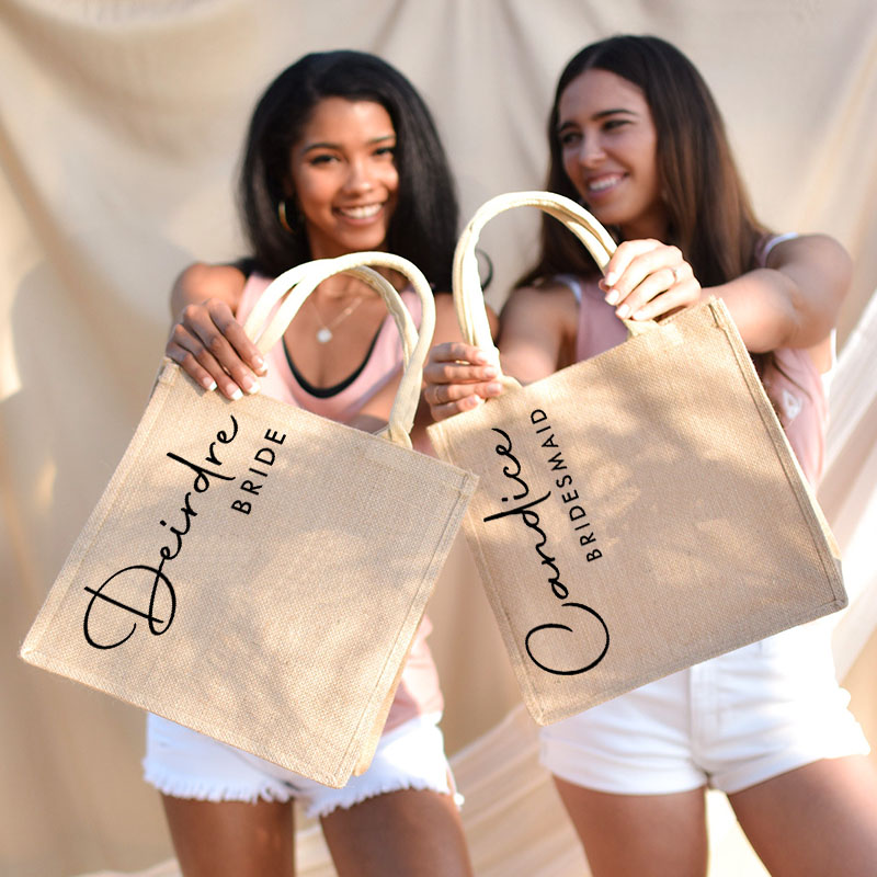 Personalized Bridesmaid Stylish Burlap Tote Bag Custom Bride Name Jute Tote Bag Wedding Beach Bag Bachelorette Party Favors Bridal Shower Gift