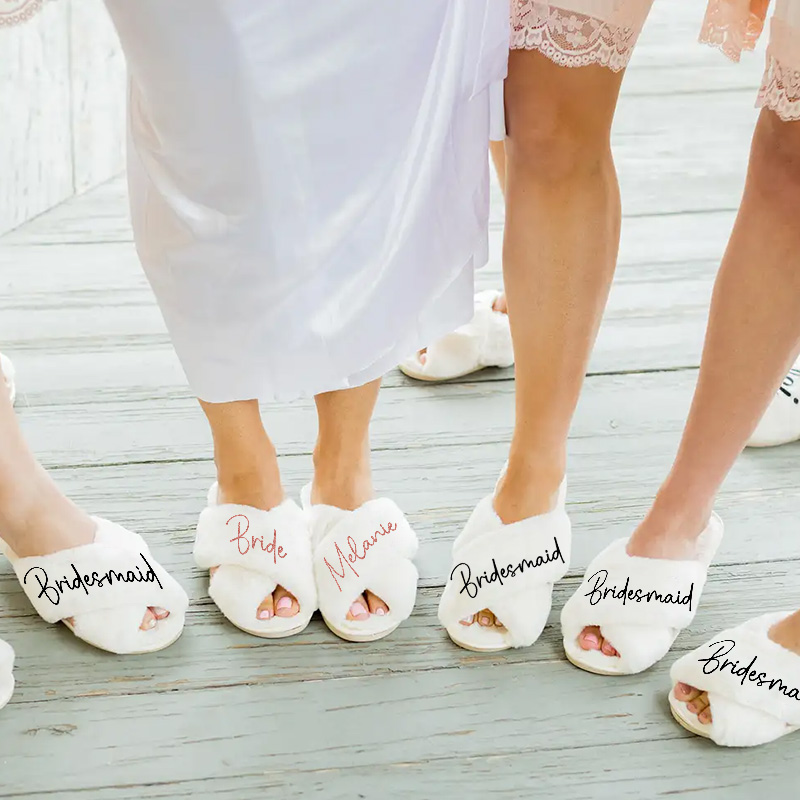 Personalized Bridesmaid Fluffy Slippers Custom Bride Name Fluffy Slipper Maid of Honor Slippers Bridal Shower Gift for Her Bachelorette Party Gift