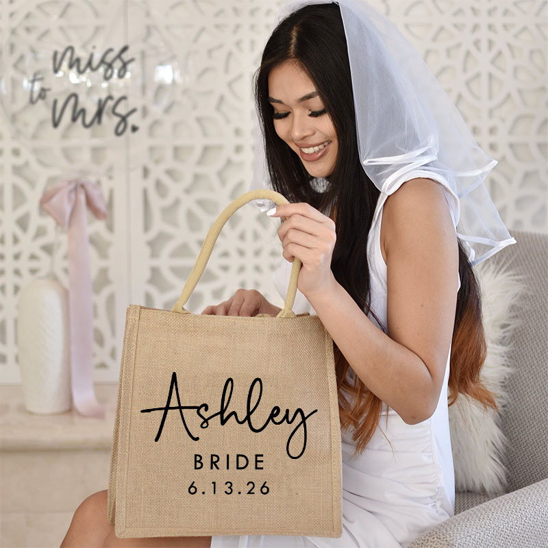 Personalized Bridesmaid Burlap Tote Bag Custom Bride Jute Tote Bag Wedding Date Beach Tote Bag Bachelorette Party Favors Bridal Shower Gift