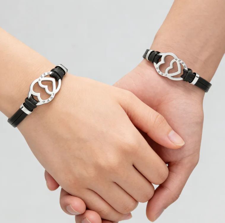 Personalized Stainless Steel Heart in Heart Leather Couple Bracelets with Custom Names for Lovers
