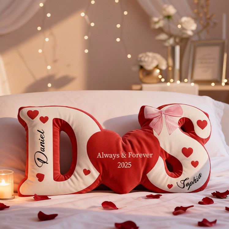 Personalized Couple Custom Initial Heart Throw Pillow Custom Names Couple Home Pillow Romantic Valentine's Day Gift for Girlfriend for Wife
