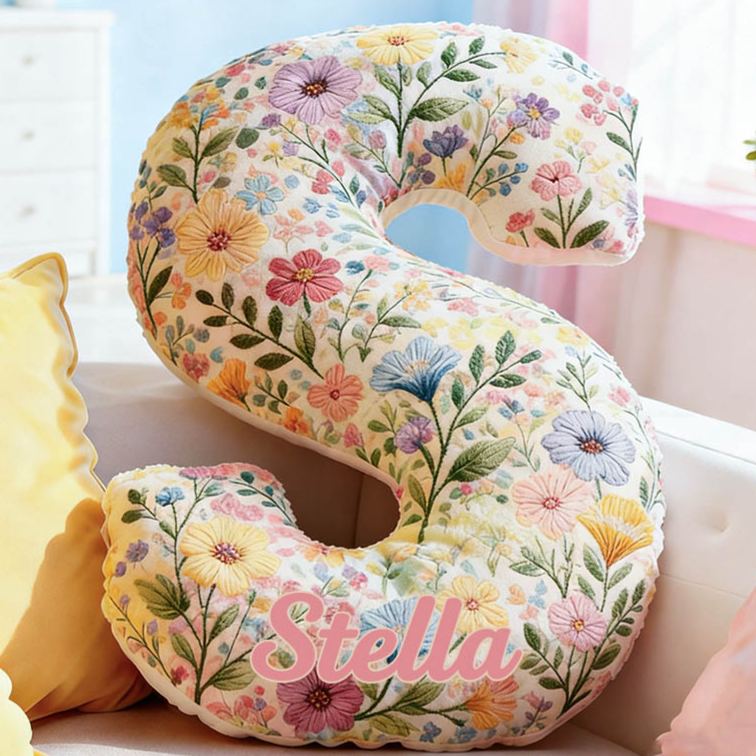 Personalized Flower Girl Delicate Floral 26 Letters Pillow Custom Girl friend Name Graphic 3D Printed Cushion Christmas Valentine's Day Gift for Her