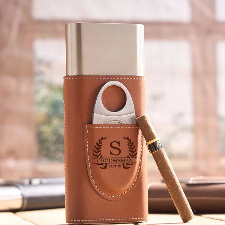 Personalized Groomsman Leather Cigar Case Engraved Men's Wedding Party Cigar Holder with Cutter Bachelor Favors Cigar Case Leather Cigar Accessories