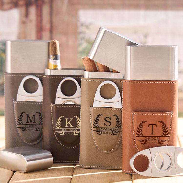 Personalized Groomsman Leather Cigar Case Engraved Men's Wedding Party Cigar Holder with Cutter Bachelor Favors Cigar Case Leather Cigar Accessories