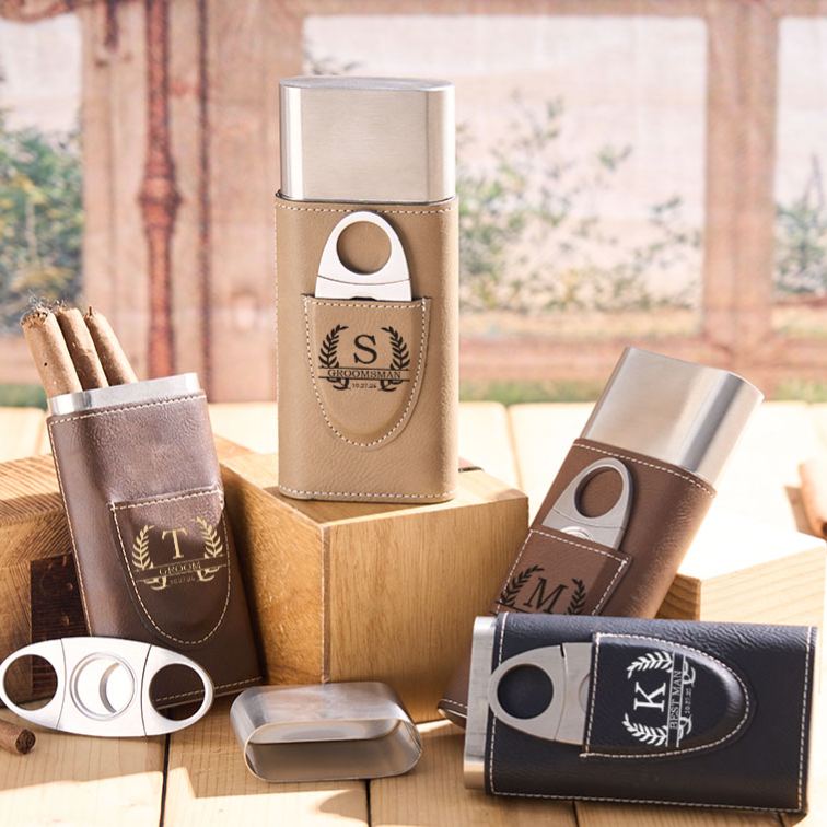 Personalized Groomsman Leather Cigar Case Engraved Men's Wedding Party Cigar Holder with Cutter Bachelor Favors Cigar Case Leather Cigar Accessories