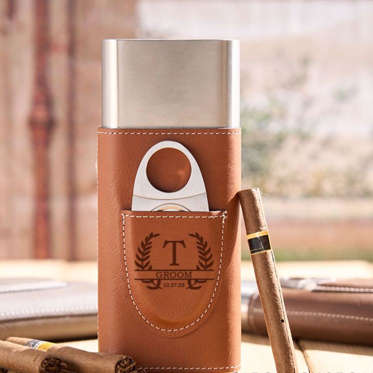 Personalized Groomsman Leather Cigar Case Engraved Men's Wedding Party Cigar Holder with Cutter Bachelor Favors Cigar Case Leather Cigar Accessories