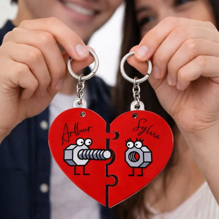 Personalized Heart Shaped Nut Keychain Custom Couple Names Romantic Holiday Gift for Couples