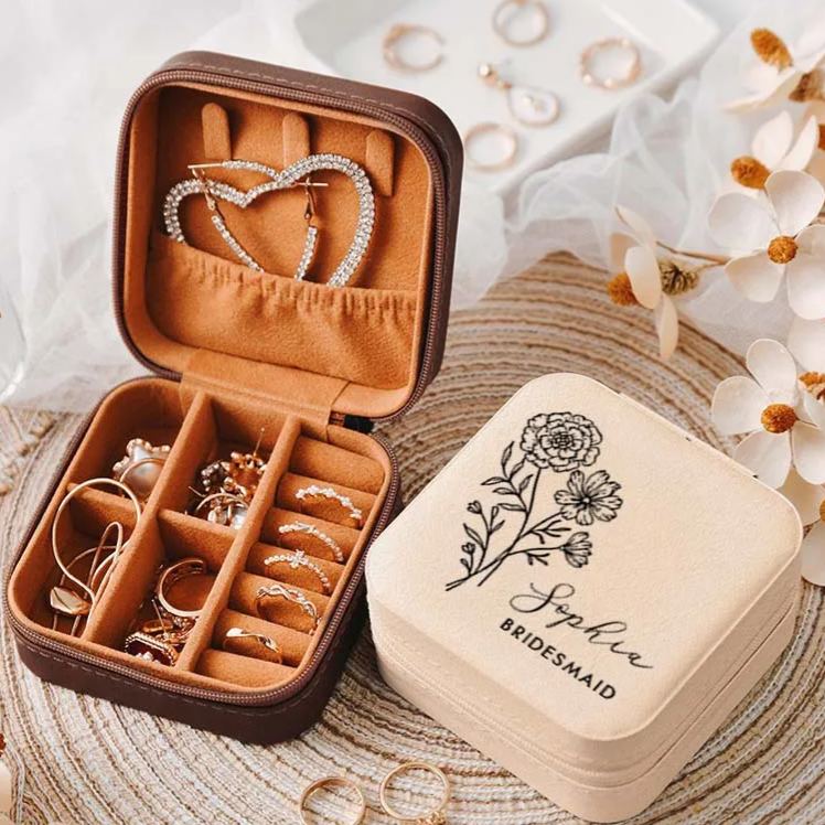 Personalized Bridesmaid Birth Flower Jewelry Box Bride Moth Flower Jewelry Box Maid of Honor Name Ring Box Bachelorette Party Favor Bridal Shower Gift
