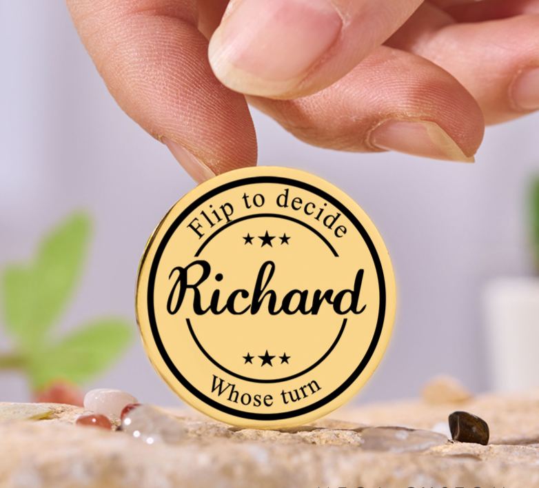 Personalized Couple Name Round Frame Decision Coin Newlyweds Whose Turn Flip to Decide Coin Valentine's Day Gift for Boyfriend Girlfriend Husband Wife