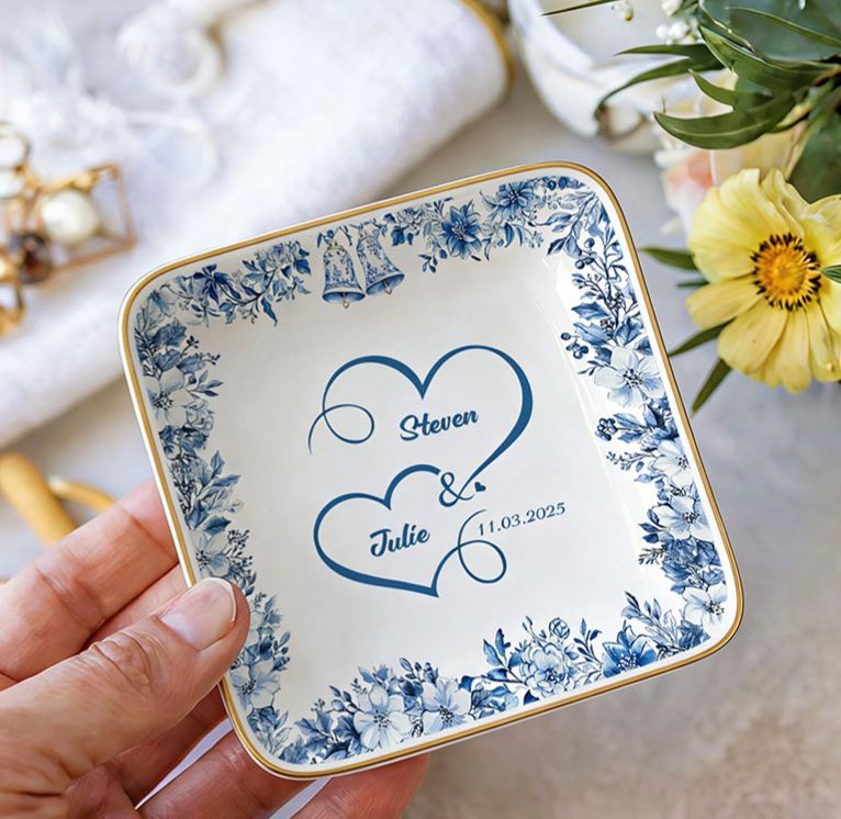 Personalized Heart Flower Ceramic Trinket Jewelry Dish with Name and Date Toile De Jouy Ring Dish Valentine's Gift for Wife Anniversary Gift for Girlfriend