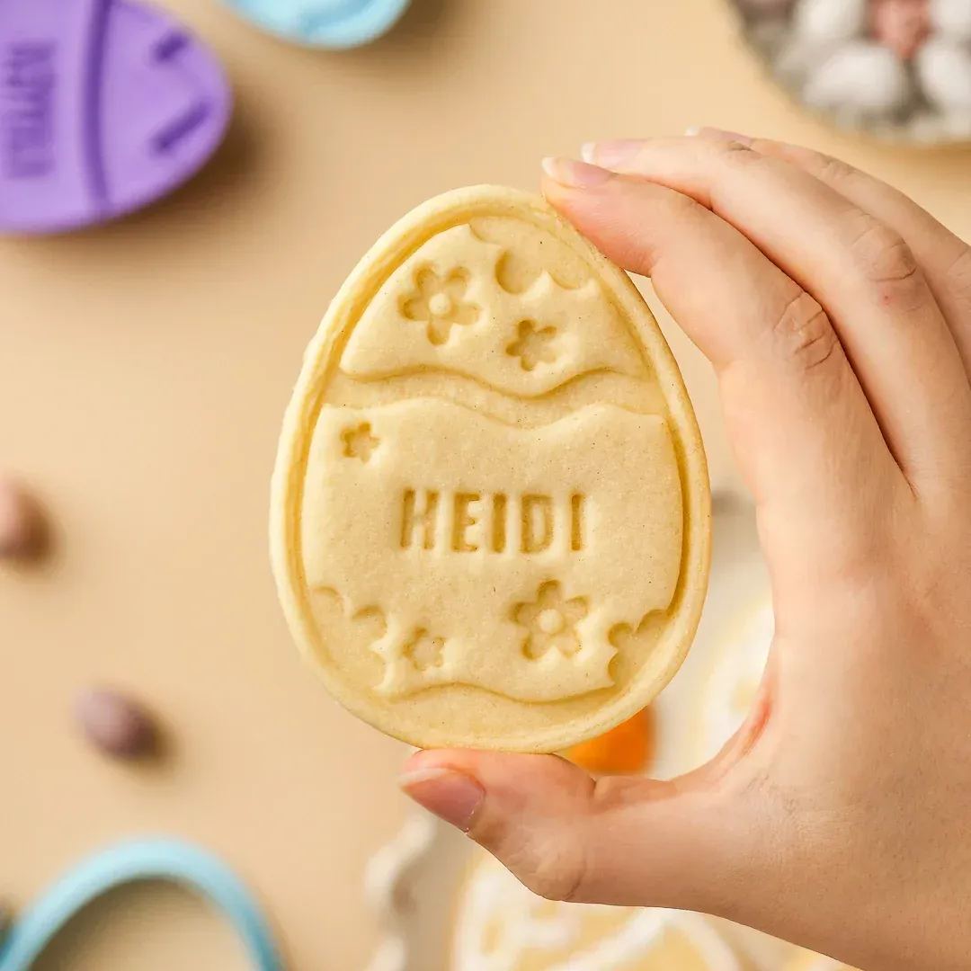 [Copy]Personalized Mom Heart Flower Cookie Cutter and Embosser Mold Mother’s Day Floral Design Perfect for Family Baking