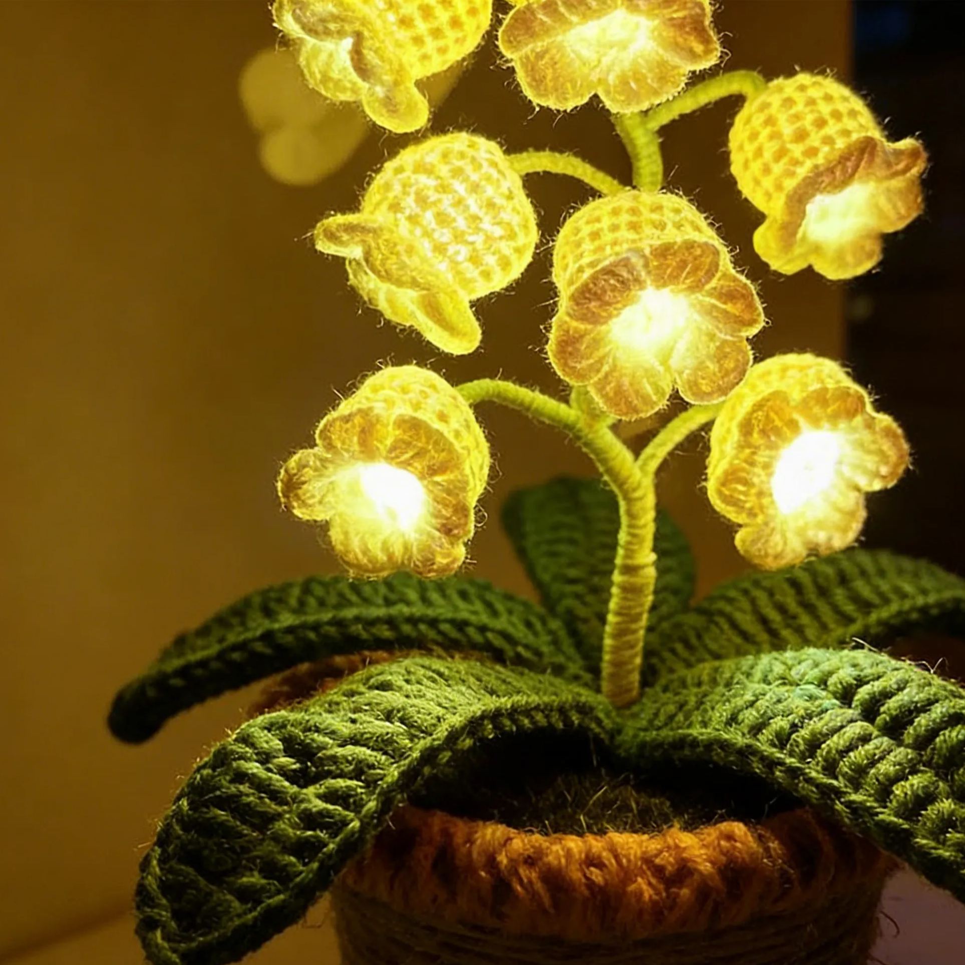 Personalized Crochet Handmade Lily Potted Plant Light Lamp Lilies of the Valley Finished Flower Desk Decoration Valentine's Day Gift For Her