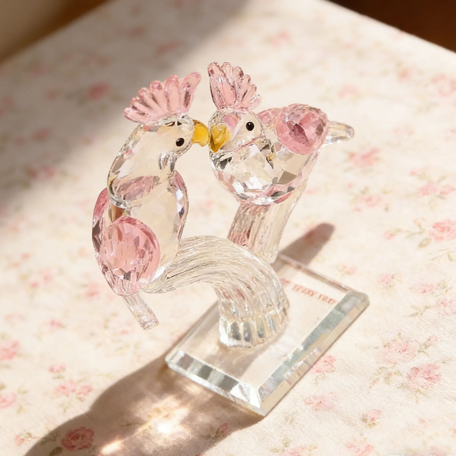 Personalized Glass Parrot Couple Figurine Decorative Bird Sculpture Perfect for Home Decor, Wedding Gifts, and Collectibles