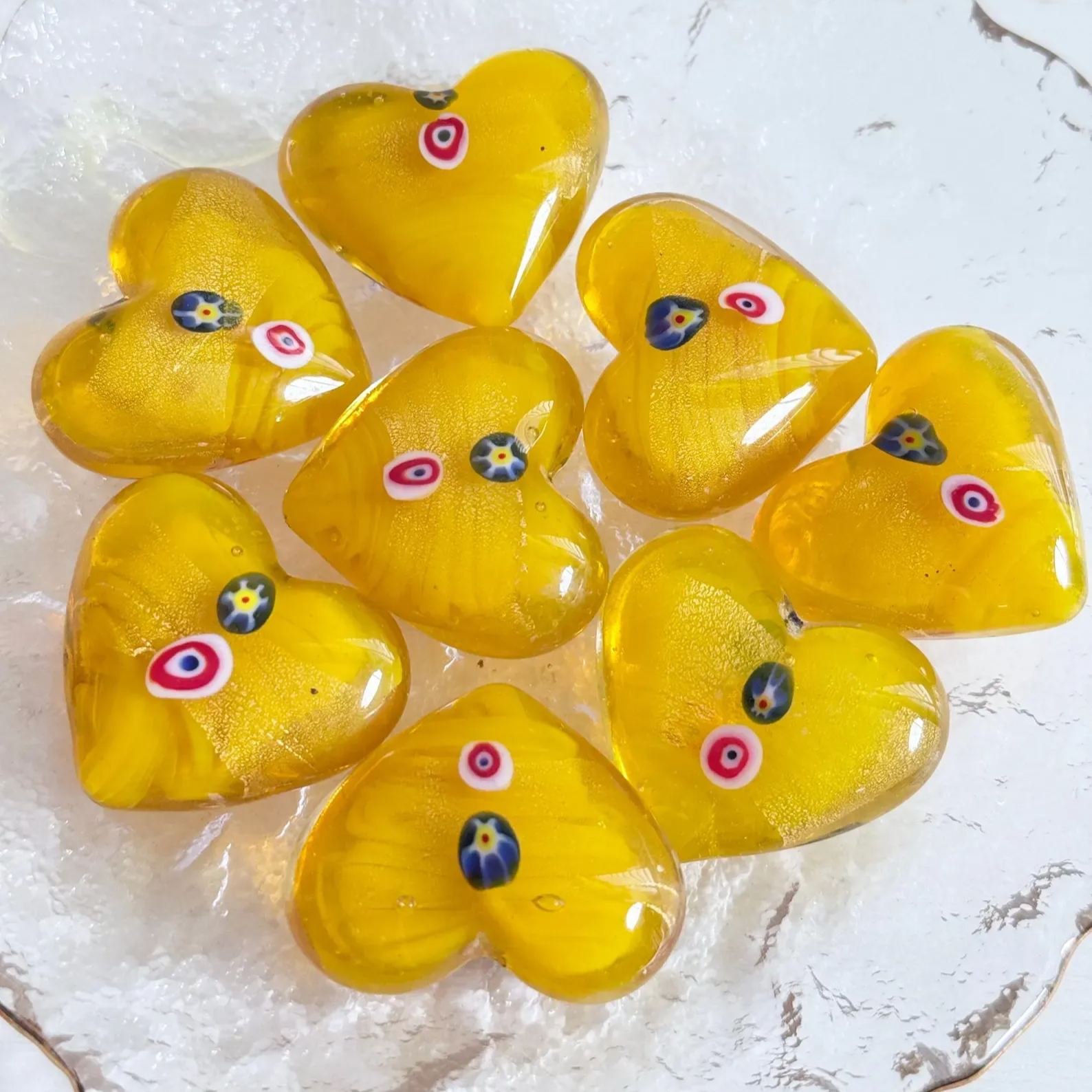 Personalized Metal Stick Figure Holding Dried Flower Heart Decor Resin Heart With Pressed Flowers Minimalist Wire Art Ornament Ideal For Desk And Shelf Decor