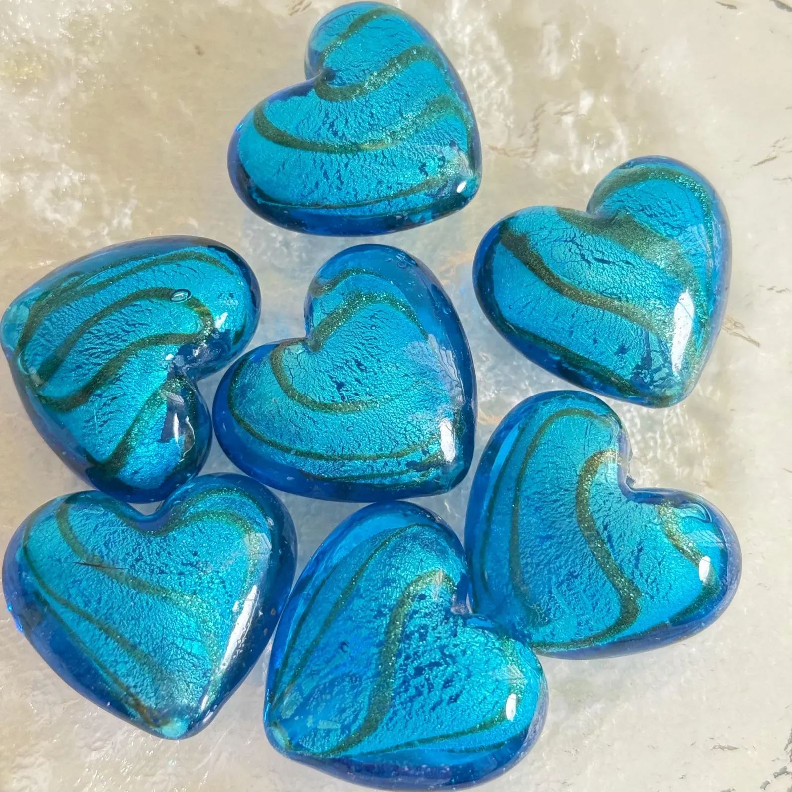 Personalized Metal Stick Figure Holding Dried Flower Heart Decor Resin Heart With Pressed Flowers Minimalist Wire Art Ornament Ideal For Desk And Shelf Decor