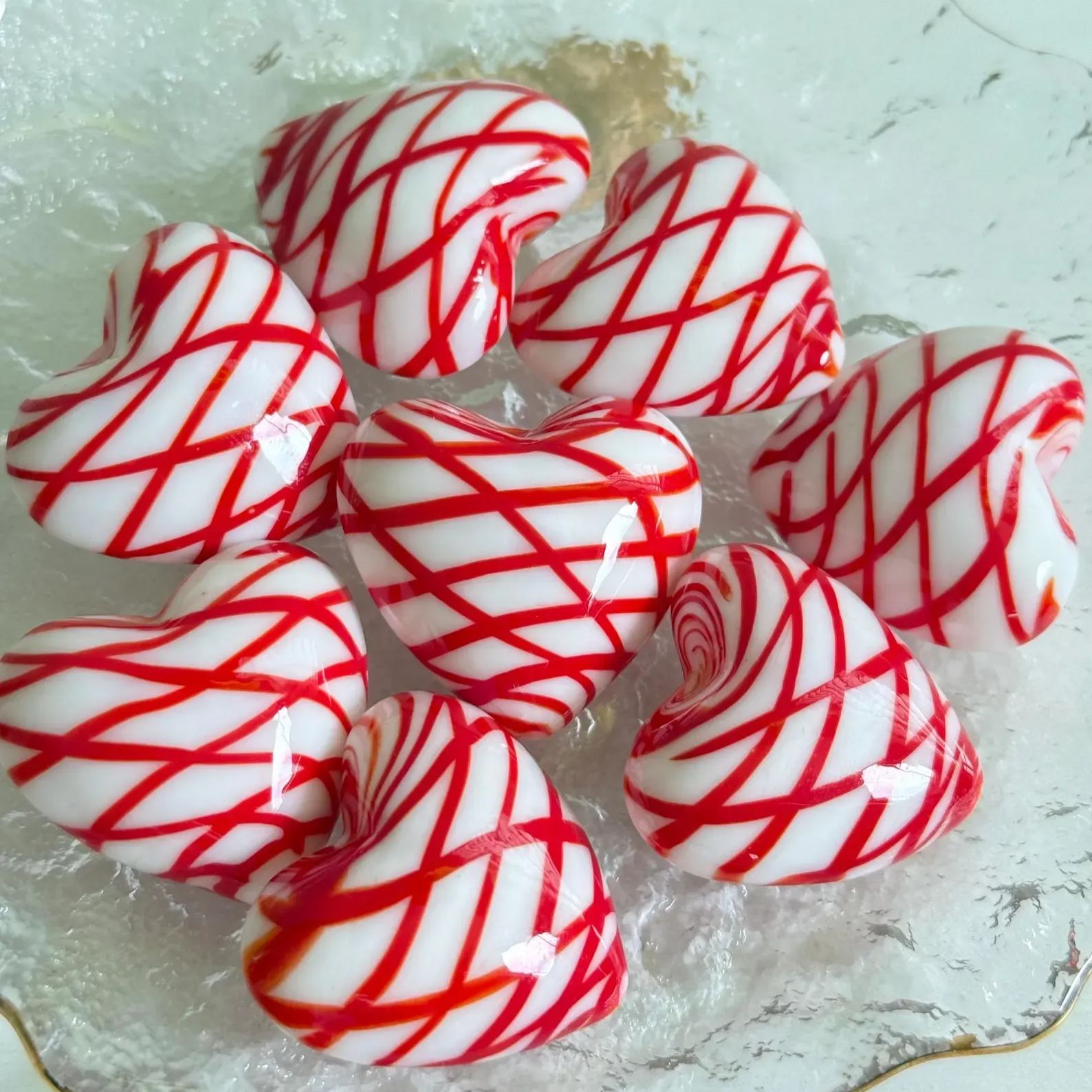 Personalized Metal Stick Figure Holding Dried Flower Heart Decor Resin Heart With Pressed Flowers Minimalist Wire Art Ornament Ideal For Desk And Shelf Decor