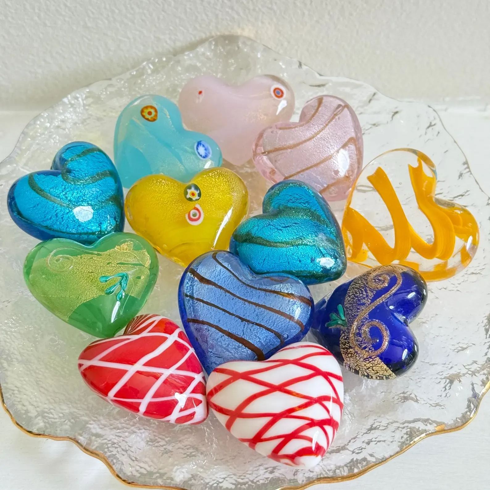 Personalized Metal Stick Figure Holding Dried Flower Heart Decor Resin Heart With Pressed Flowers Minimalist Wire Art Ornament Ideal For Desk And Shelf Decor